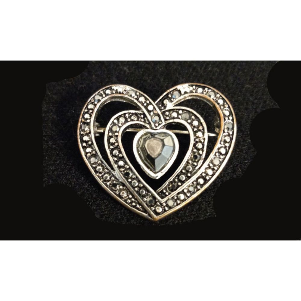 Vintage Marcasite Heart Silver Toned Metal Brooch Pin with Stone